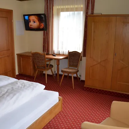 Hotel-pension Strolz מאיירהופן